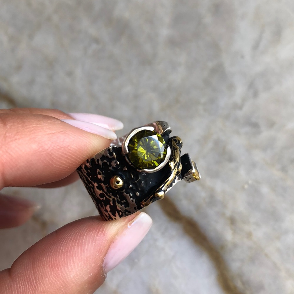 Ring - Picture 5 of 6